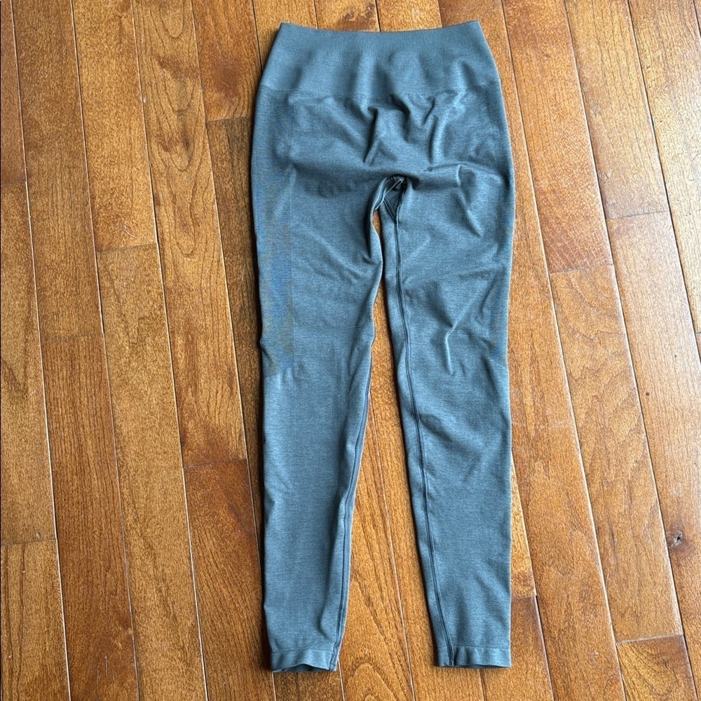 Alphalete Dark Gray Blue Scrunch Butt Leggings Size M Seamless Gym